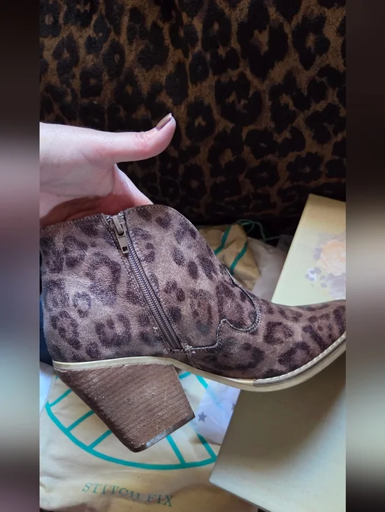 Leopard Print Women's Ankle Booties - Brown- Very G size 8 - Picture 2 of 5